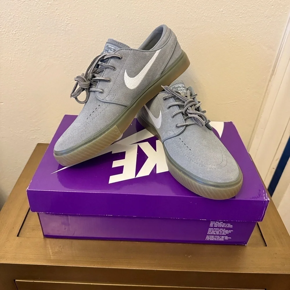 NWT Nike SB ZOOM Stefan Janoski Shoes